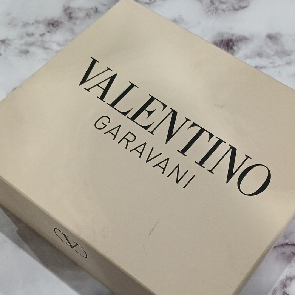 Valentino Garavani Cream Box